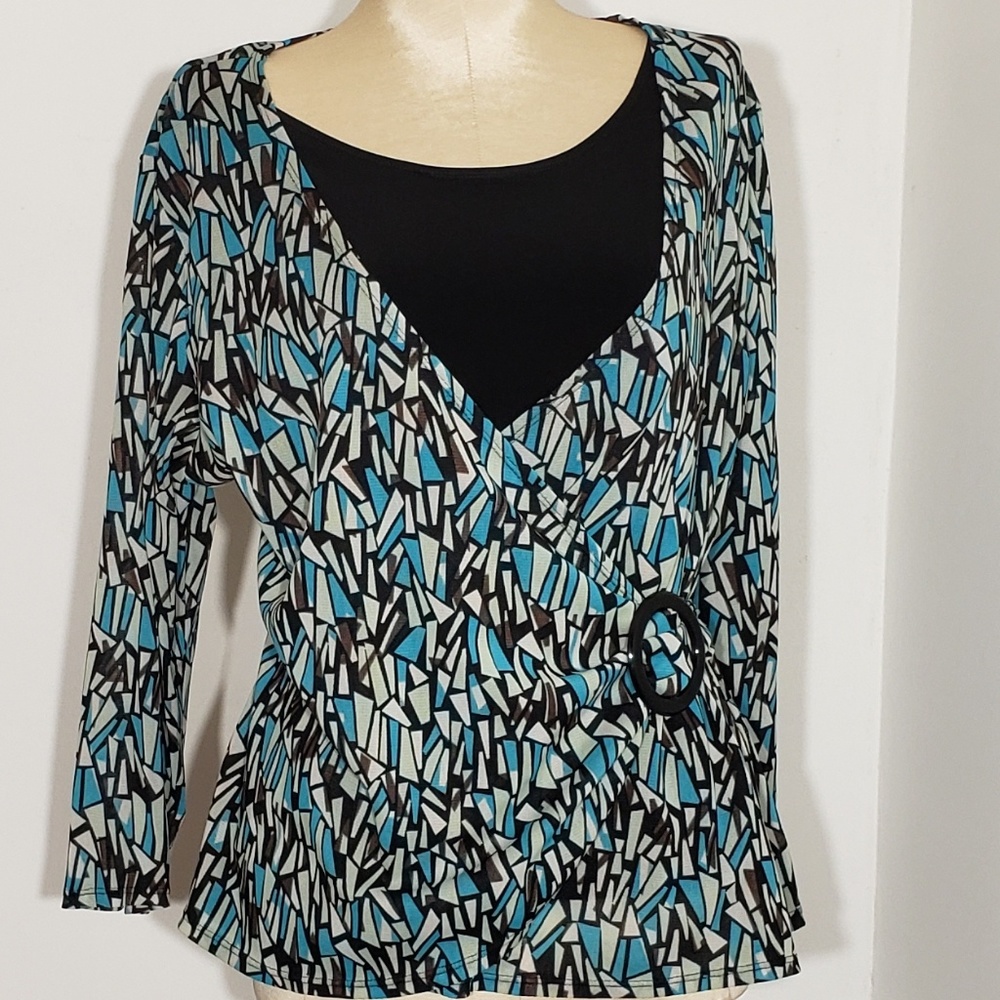 Elementz geometric print faux wrap top size Large